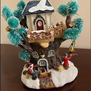 Holiday lighted treehouse!